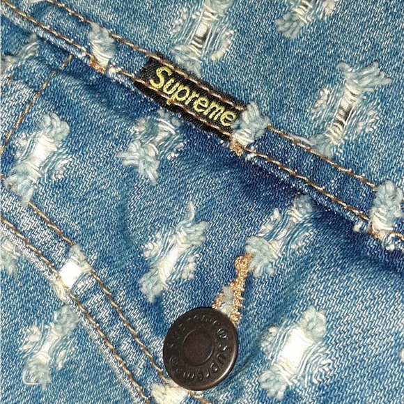 🚨GRaiL ALeRt🚨 "HoLe PuNcH" DeNiM TRuCKeR JaCKet 🧥 - Picture 2 of 5